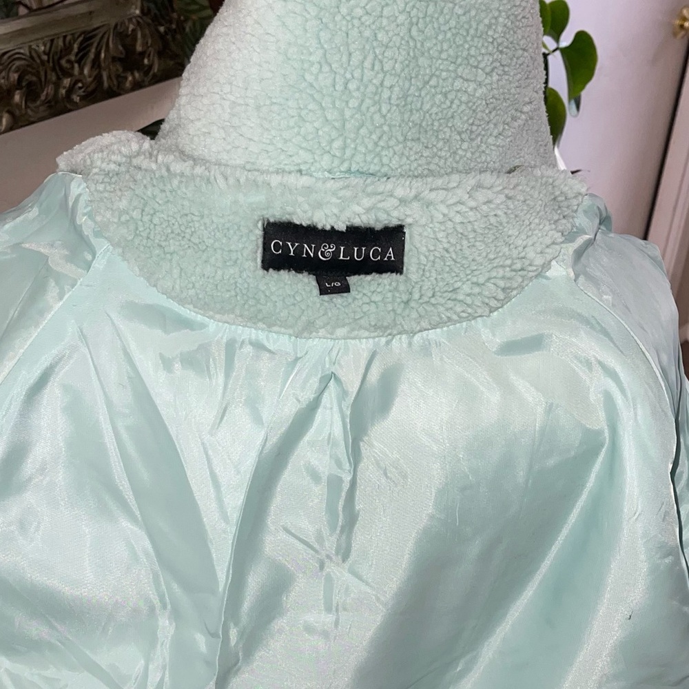CYN & LUCA Raglan Sleeve Faux Sherpa Bomber Jacket in Mint NWT - Picture 9 of 12